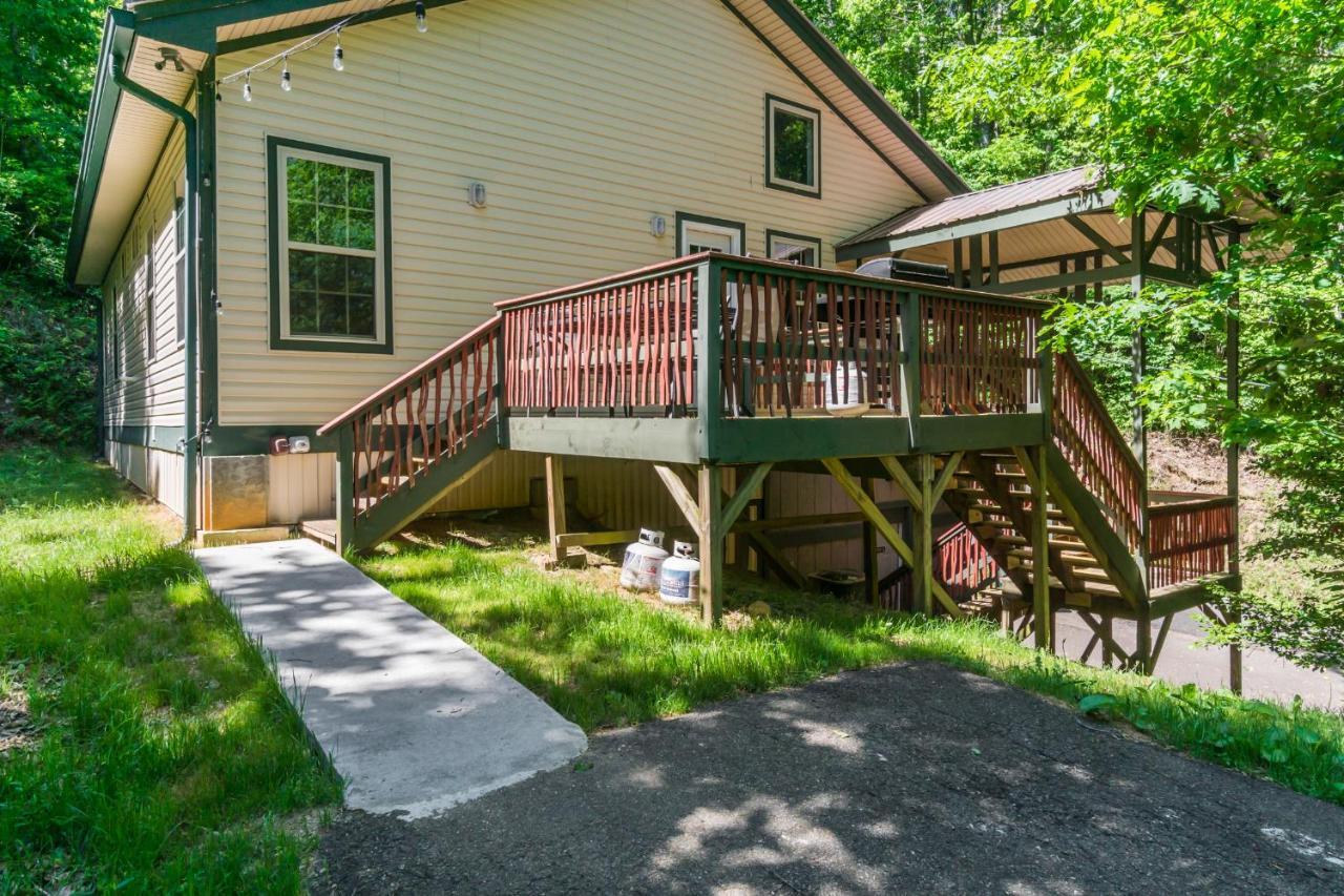 New Listing! Bavarian Cabin - 2 Bedrooms, 8 Minutes To Dahlonega, Hot Tub, Game Room 外观 照片