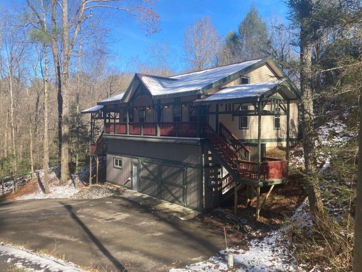 New Listing! Bavarian Cabin - 2 Bedrooms, 8 Minutes To Dahlonega, Hot Tub, Game Room 外观 照片